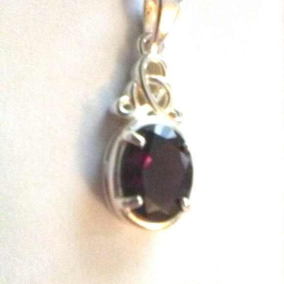 Dark Red Garnet Celtic Silver Pendant - Picture 1 of 8
